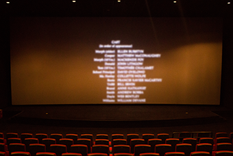 维多利亚老品牌VIC国际党委组织召开《长津湖》观影活动