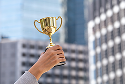 维多利亚老品牌VIC国际入选36氪WISE2024商业之王“年度全球化布局与市场拓展案例”